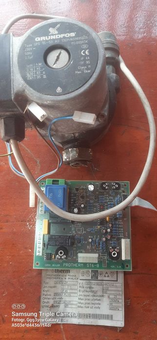 Vând 2 pompe Grundfos și două plăci Centrale