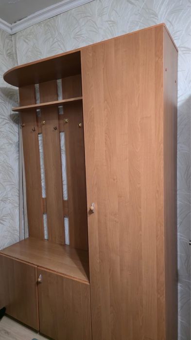 Продам шкаф в прихожую