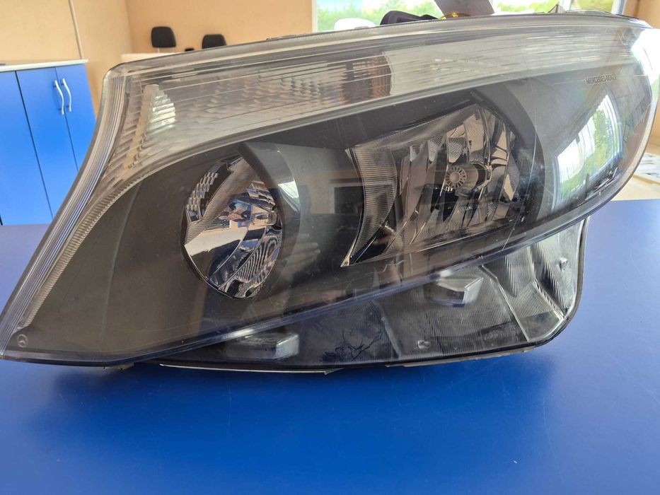 Far Mercedes  Benz  Vito Viano , an 2014, dreapta, stanga A 447 906 59 00