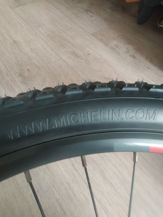 Продам покрышки на велосипед MICHELIN (Мишлен)