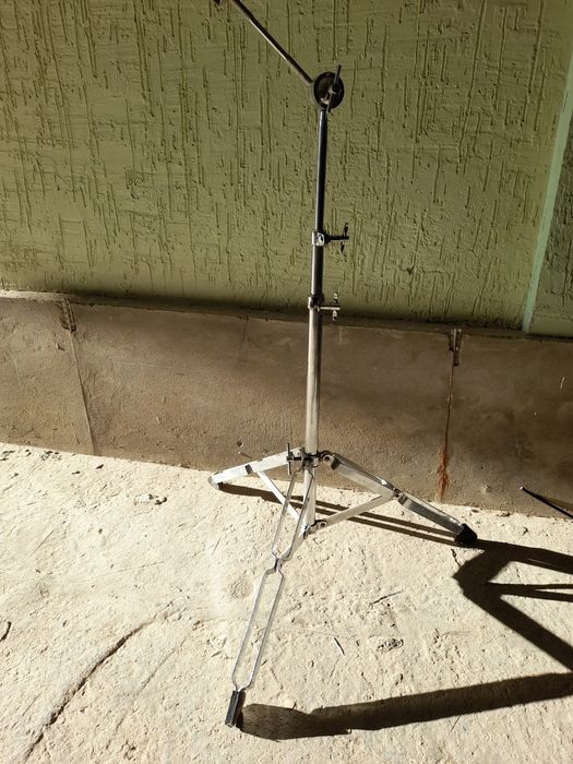 Продаю 2 стоейки для ударной установки в хорошем состоянии