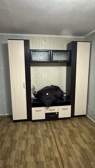 Шкаф горка в гостиную