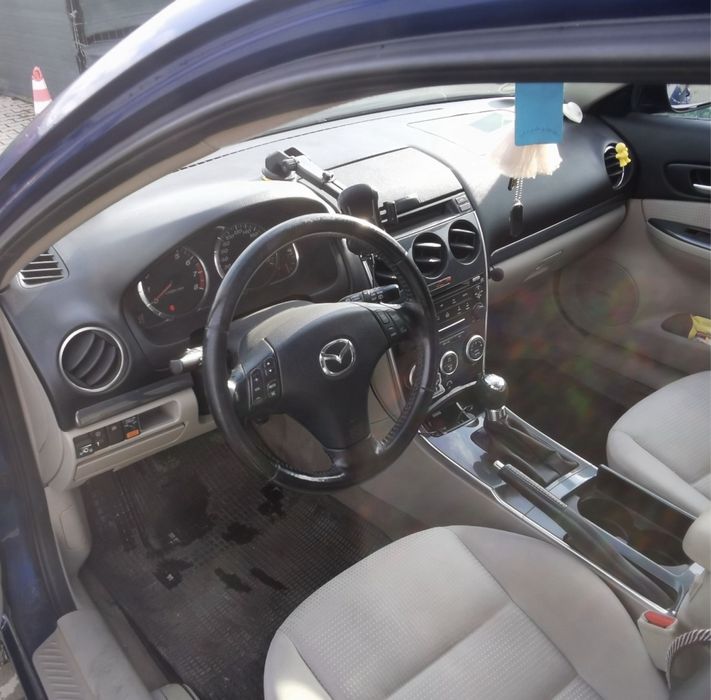 Vand Mazda 6 din 2006, benzina si gpl, negociabil.