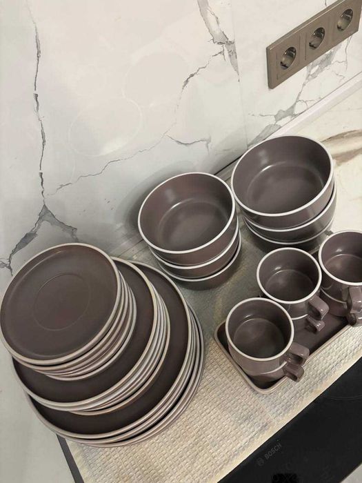 Продается комплект посуды