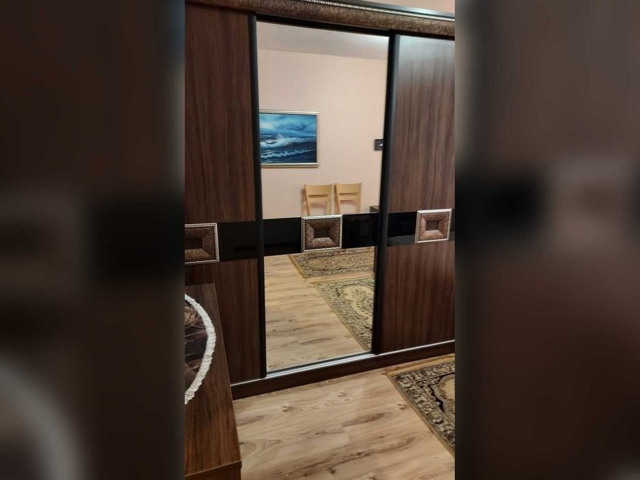 Просторен обзаведен тристаен апартамент, 90 кв.м, в саниращ се блок – ж.к. „Дружба“, Сливен