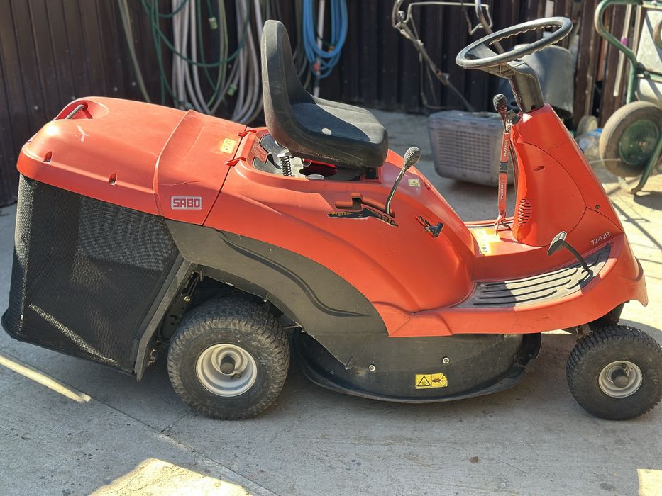 Tractoras tuns gazon Sabo