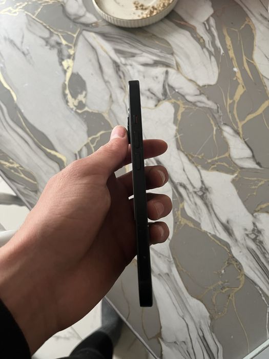 IPHONE 15 в идеальном состоянии