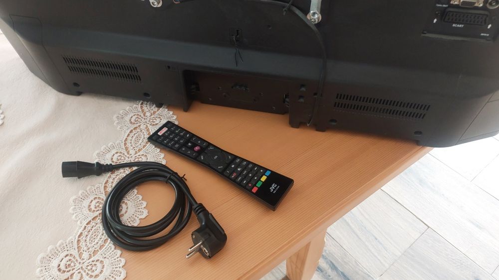 Tv Lcd 32 incl 82 diagonala cu hdmi  2 modele