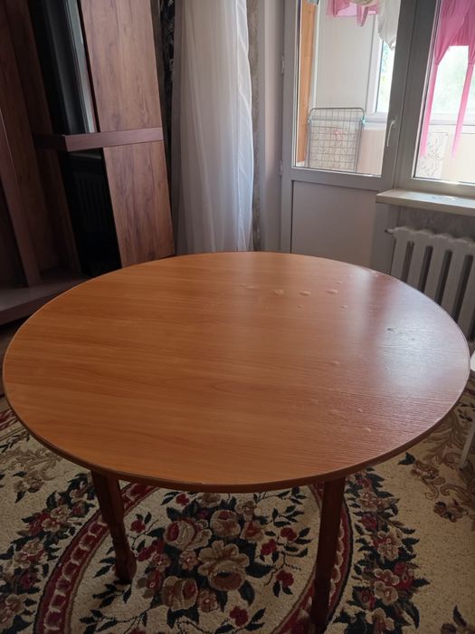 продам кухонный стол
