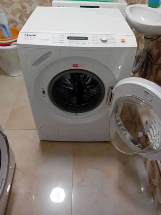 Vănd masina de Miele