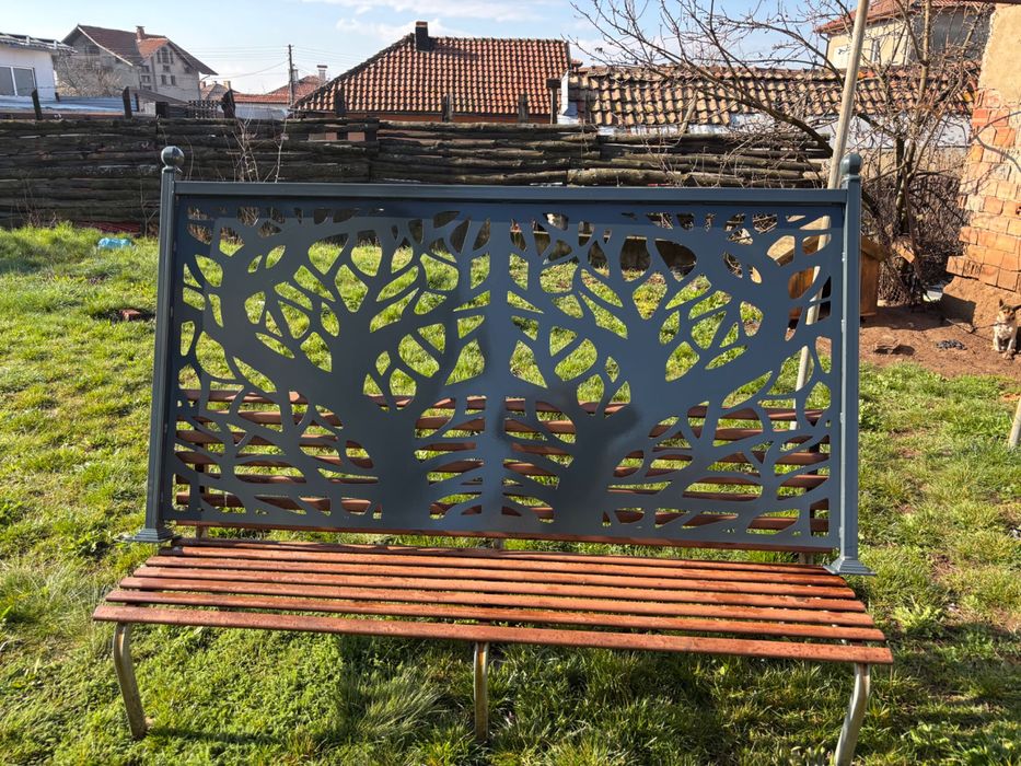 Здравейте изработвам метални конструкци парапети навеси и огради