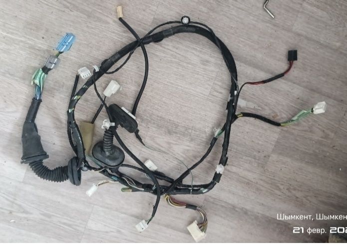 Продам двери правые от камри 50