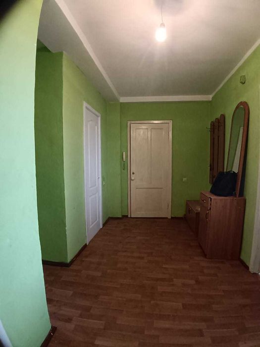 Продаётся 2 комн квартира