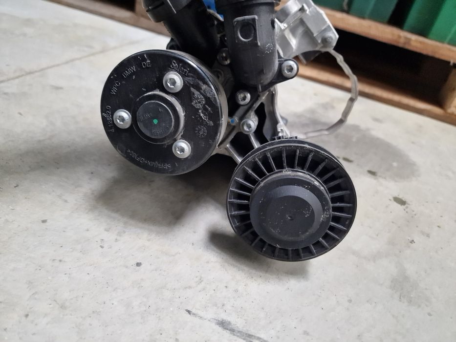 Pompa apa cu suport bmw g20 330e g01 g02 x3 x4 30e b48x/8650987