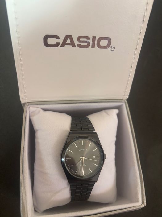 Casio часовник.