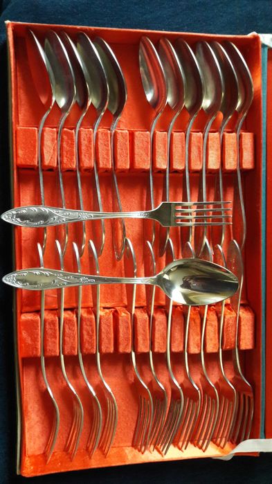 Столовые мельхиоровые приборы