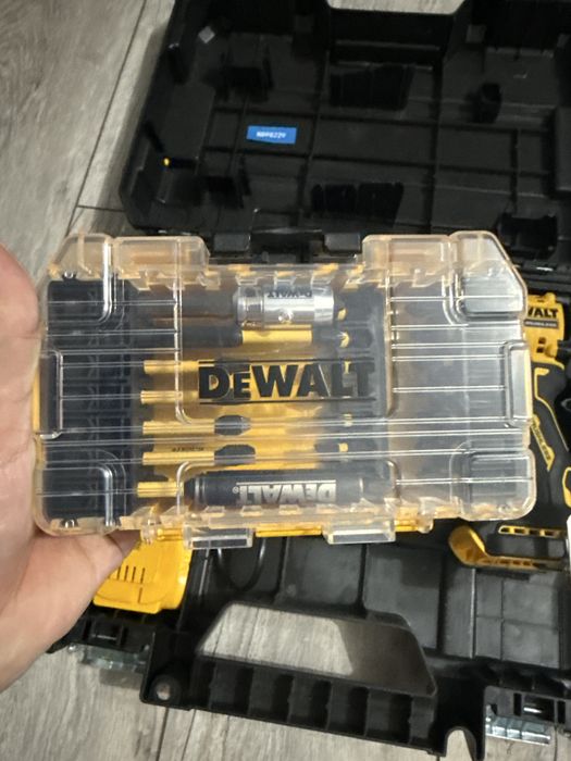 Продам шуруповерт Dewalt