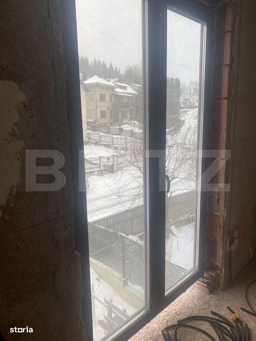 Pensiune la rosu de vanzare, 18 camere, 726 mp, zona Vatra Dornei