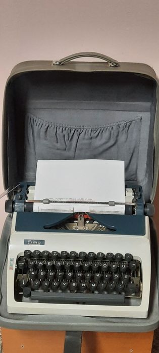 Mașină de scris Erika impecabilă