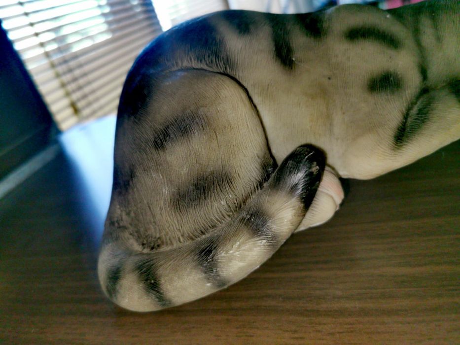 Котка фигура пластика скулптура на котенце изключително реалистично !