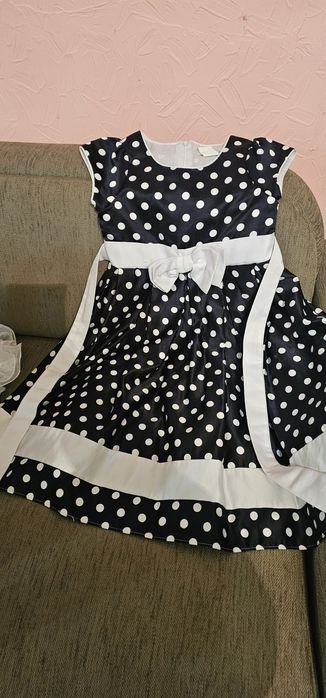 Продам платья детские