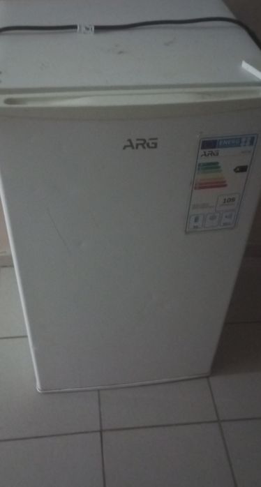 Холодильник работает