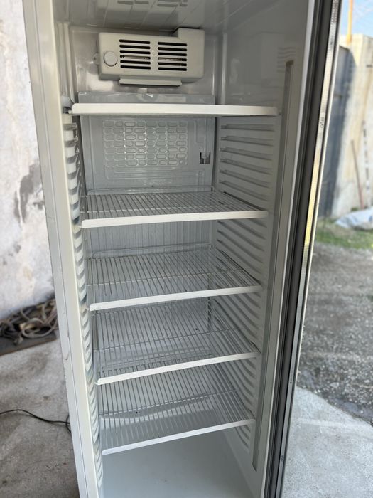 Артел витрина холодилник