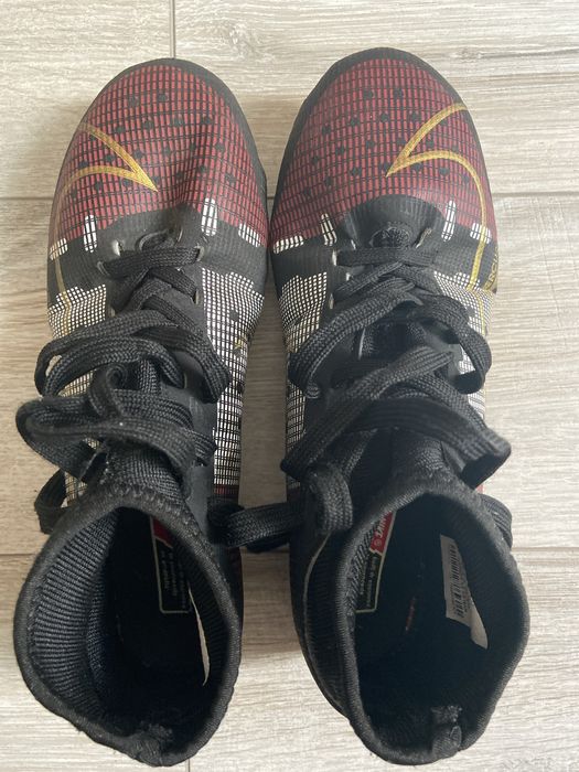 Бутсы найк меркуриал.