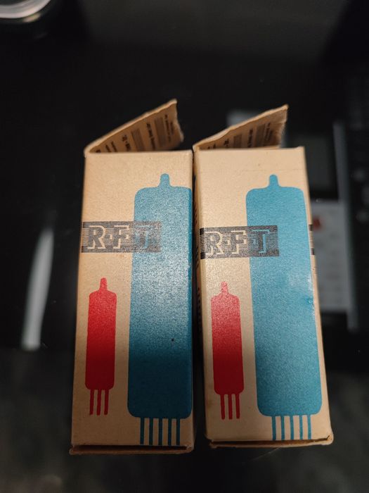 RFT ЕСС81 (12АТ7) радиолампи за усилвател