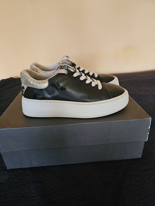 Moschino,Cesare Paciotti, Armani