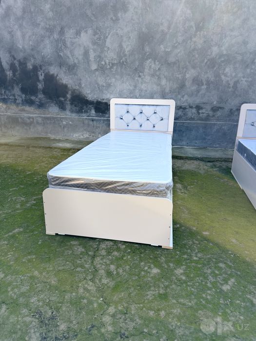 Krovat. Kravat bir kishlik artapeditichiskiy matras bilan