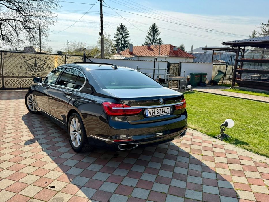 BMW 740Le 4x4x drive virează  si spatele!