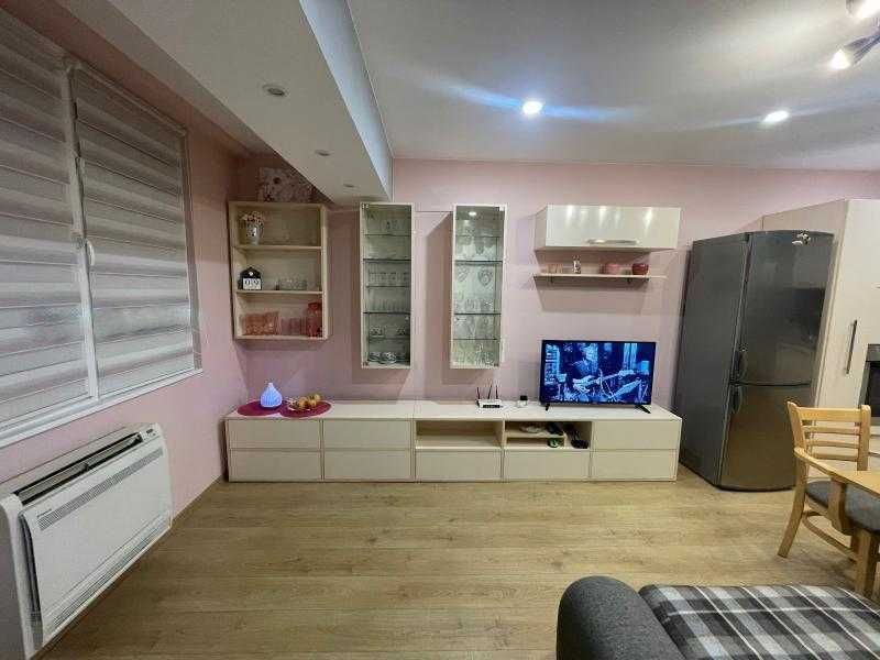 Дава се под наем Тристаен апартамент в Бургас, Център - 78 кв.м за 510 € - Снимка #2