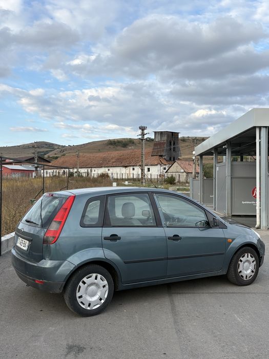 FORD Fiesta 2005 — imagine 2