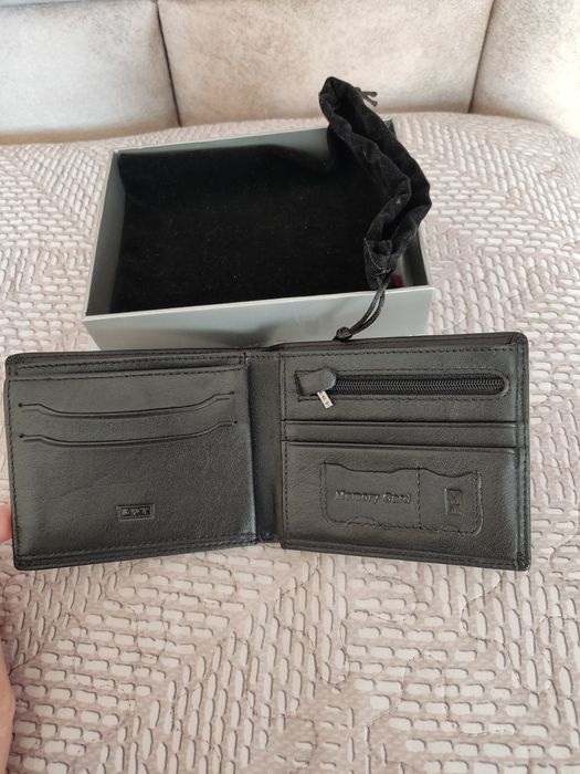 Продавам портфейли от естествена кожа