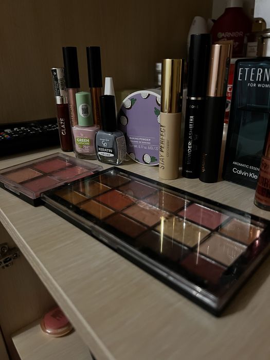 Calvin Klein Aromatic + козметика