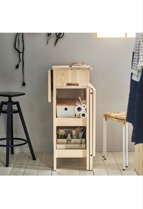 Resarö IKEA - Masă extensibila cu spatii de depozitare din pin