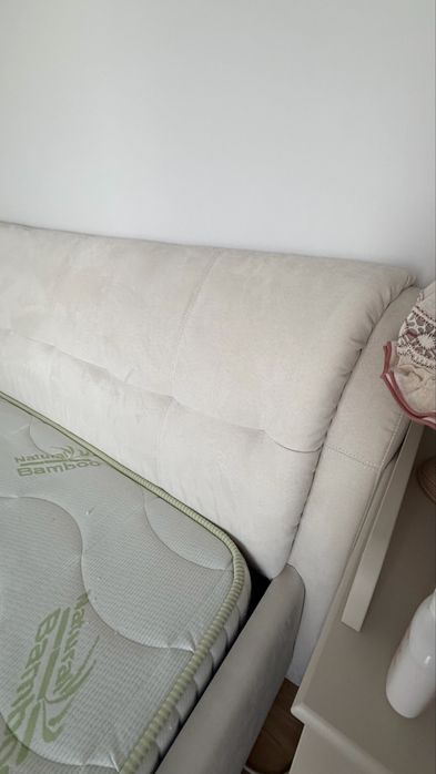 Pat tapițat 140x200 cm + somieră rabatabilă (în stare foarte bună) XXLUTZ