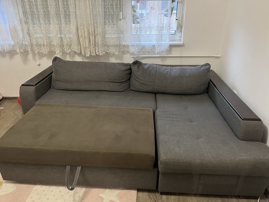 Разтегателен диван