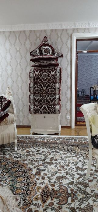 2ta gilam  8x4 sotiladi !