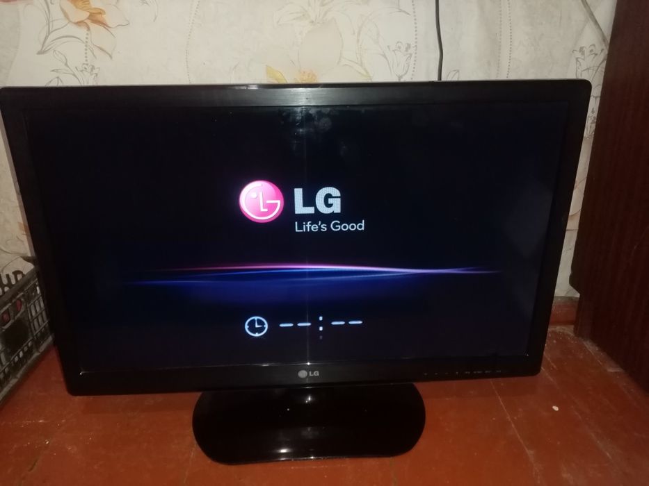 Телевизор LG продам