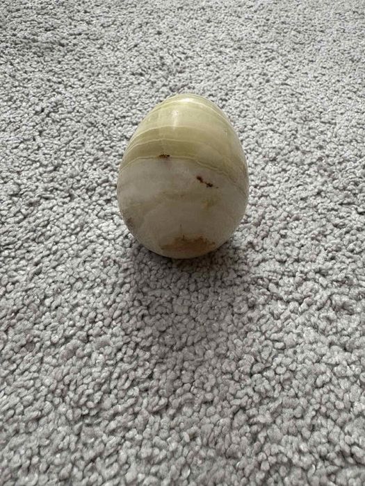 Фигури от естествен камък (оникс/калцит) костенурка, яйце и клонка