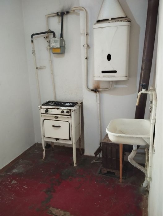 navoiy ayraport sardova mahallasi sadriddin ayniy kuchasi uy 12 kv