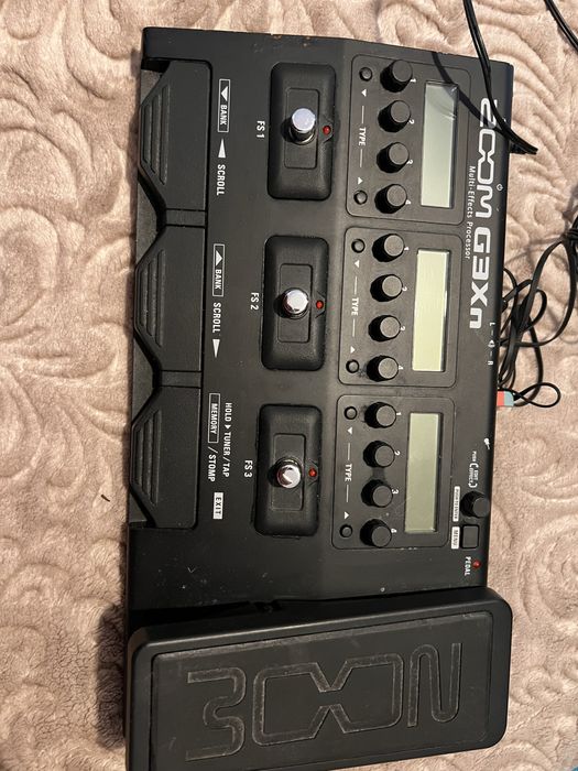 Amplificator Marshall MG 100 DFX + Procesor efecte chitara  Zoom G3Xn