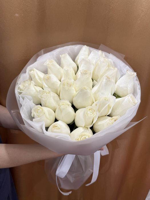 Цветы белый розы.