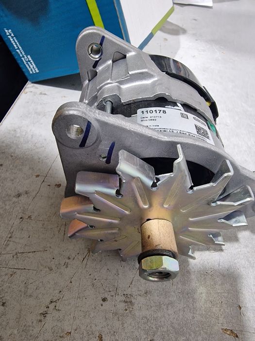 Alternator tractor Ford 4000. 12v original preț 650 lei tva inclus se