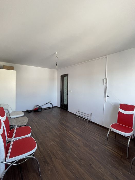 Apartament decomandat cu 3 camere pentru chirie