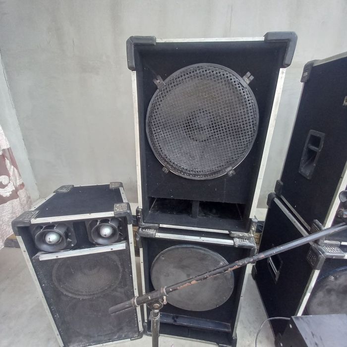 Kokrak uchlarini ushladi