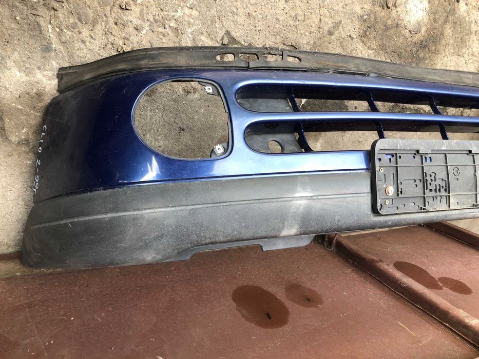 Предна броня от Рено клио 01г Renault clio 2001