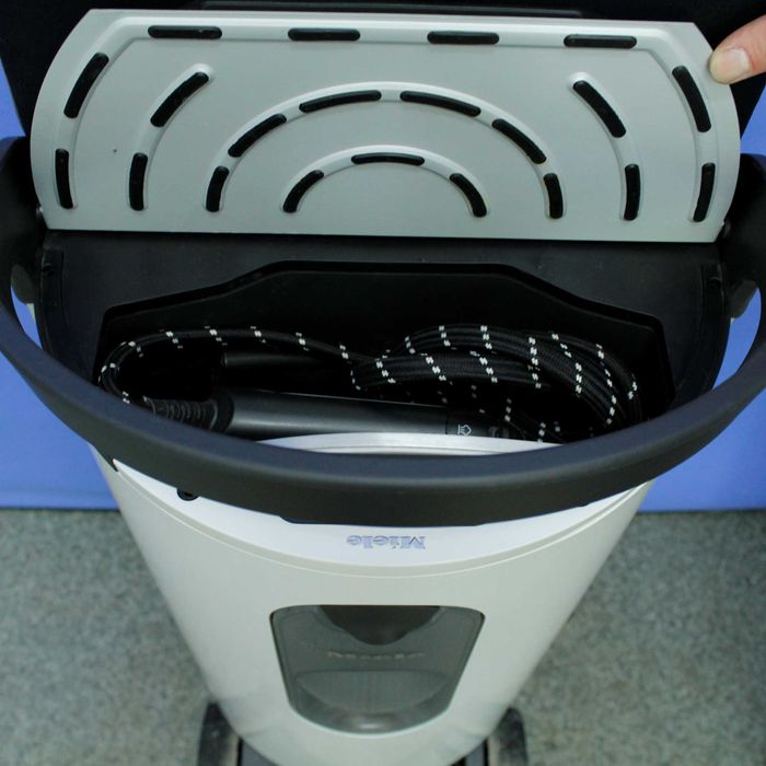 Statie de calcat Miele B 2312 Fashion Master, 4 bari, 100 g/min, 22 nivele de temperatura, Sistem Premium: alb/antracit